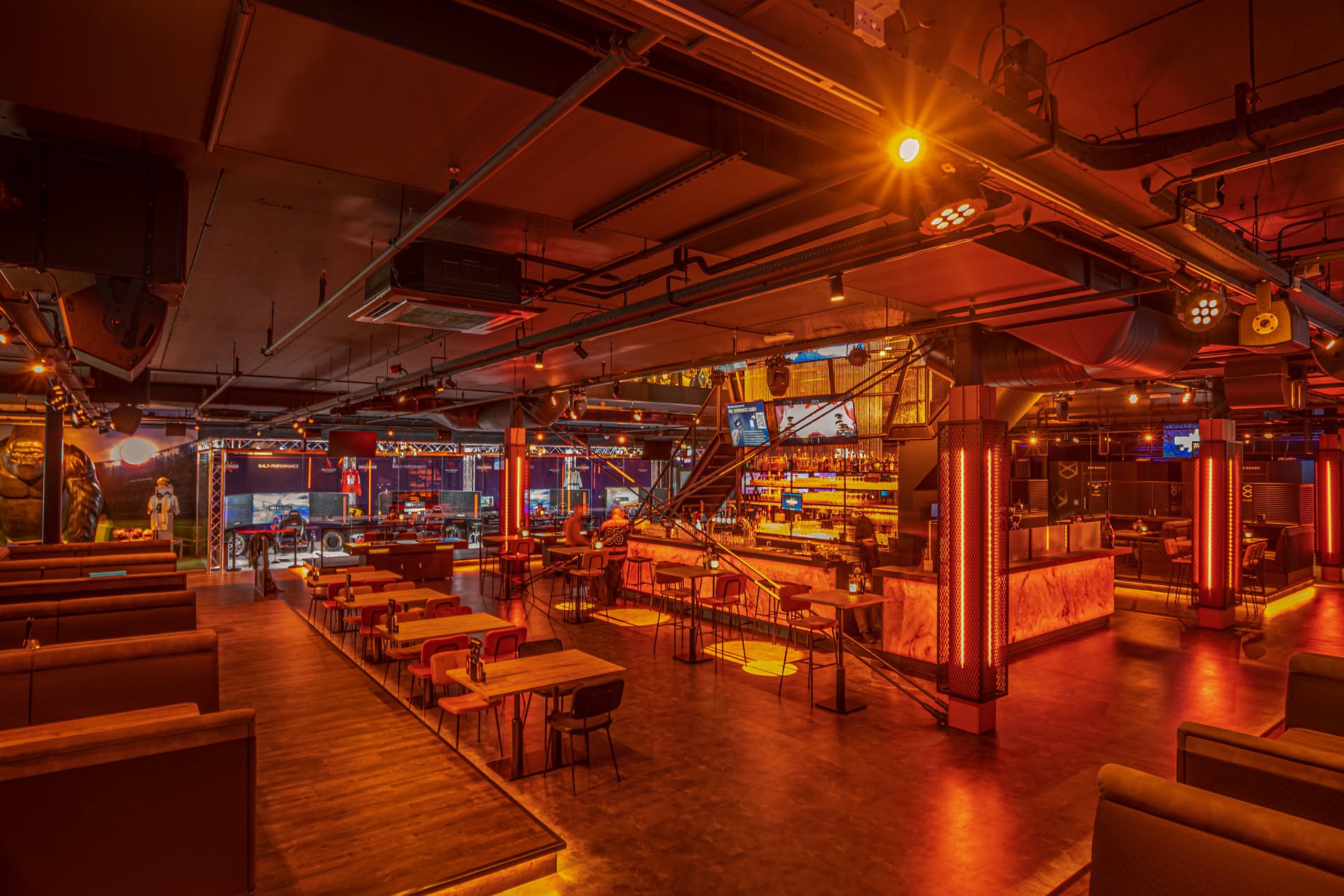 Ruim 170 Nitid speakers voor het Hollywood Entertainment Center